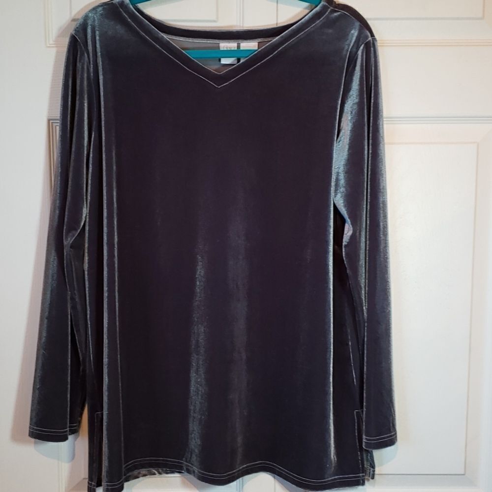 CW Shimmery Gray Long Sleeve Top